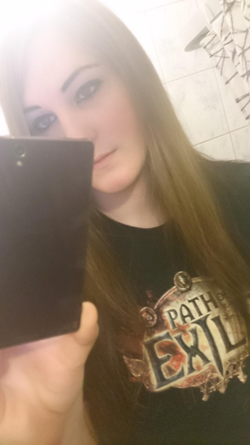 17P Amateur shemale selfies
