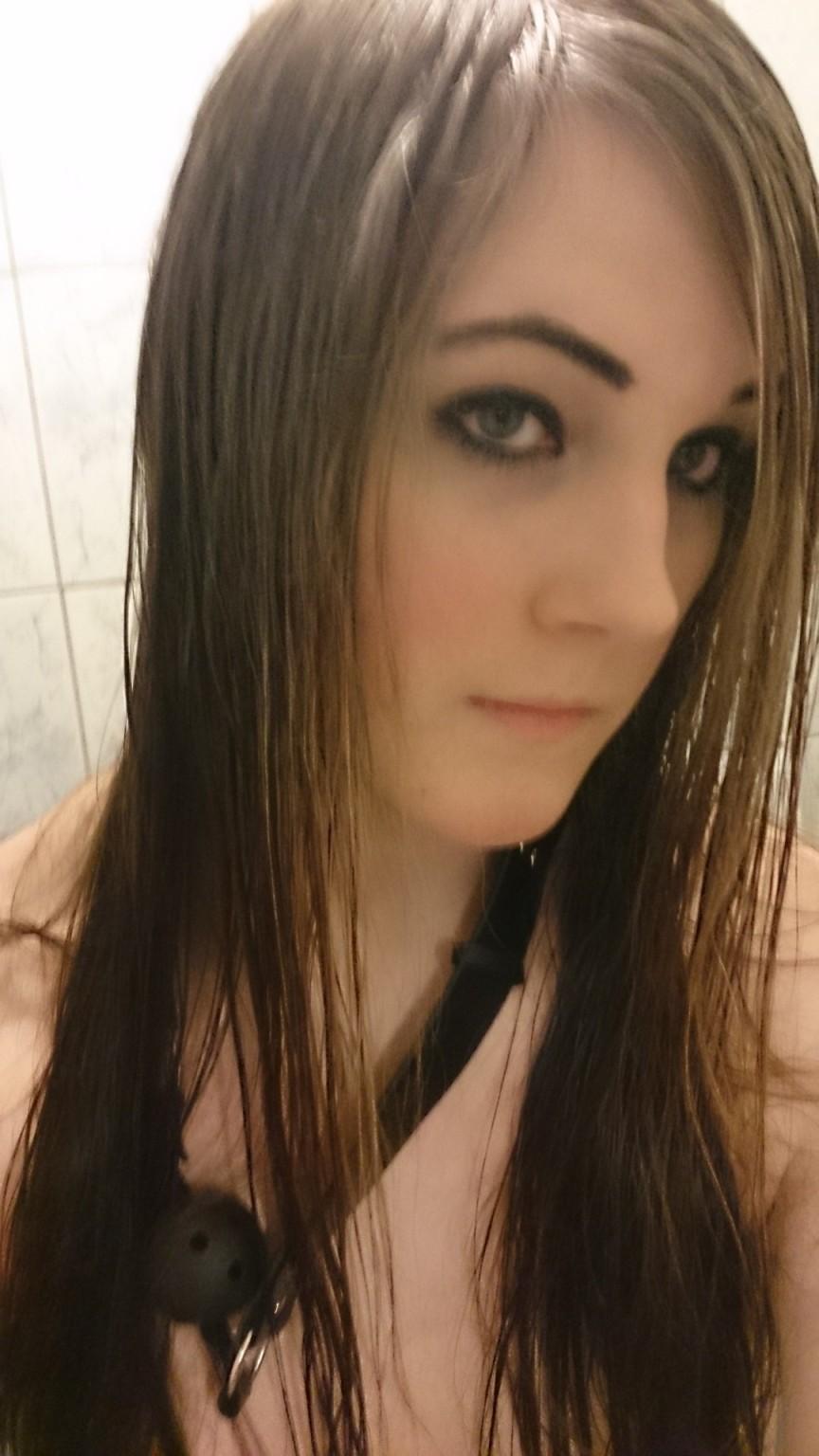 17P Amateur shemale selfies