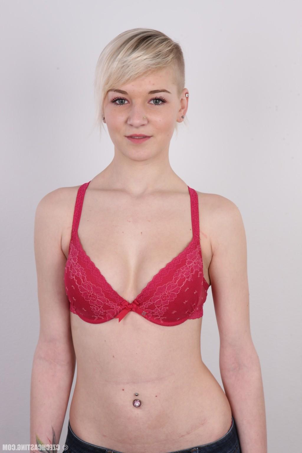 17P Cute amateur teen with sexy body