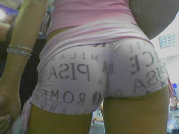 15P Amateur teen girlfriends showing their ass