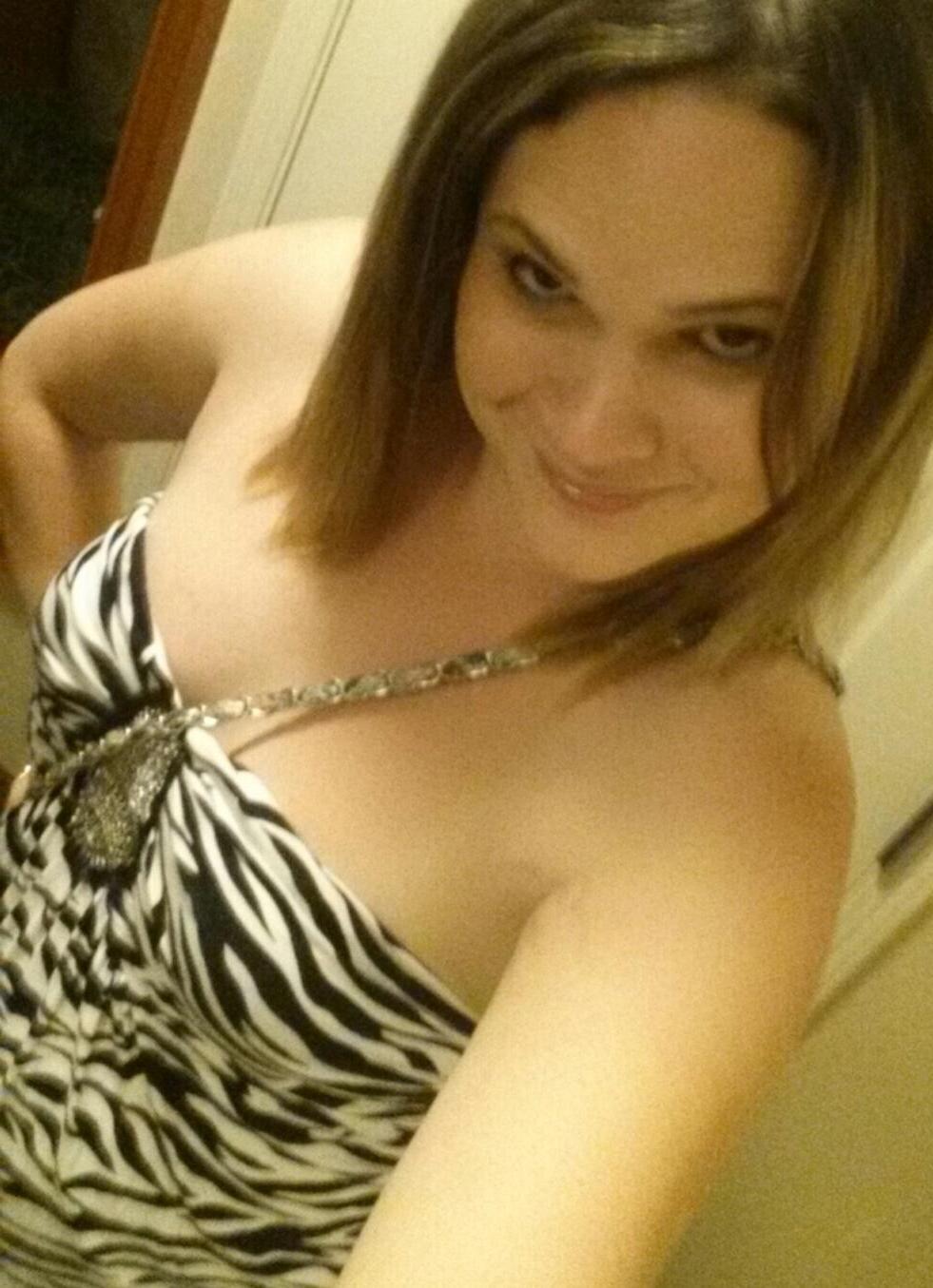 12P Amateur shemale selfies