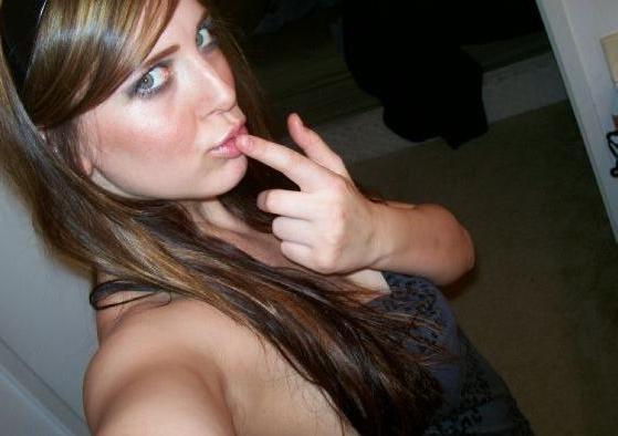 15P Amateur teen masturbates with her toys