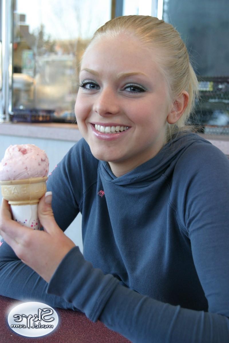 16P Blonde amateur teen licks ice cream