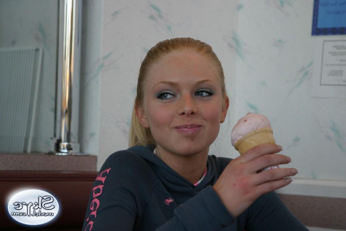 16P Blonde amateur teen licks ice cream
