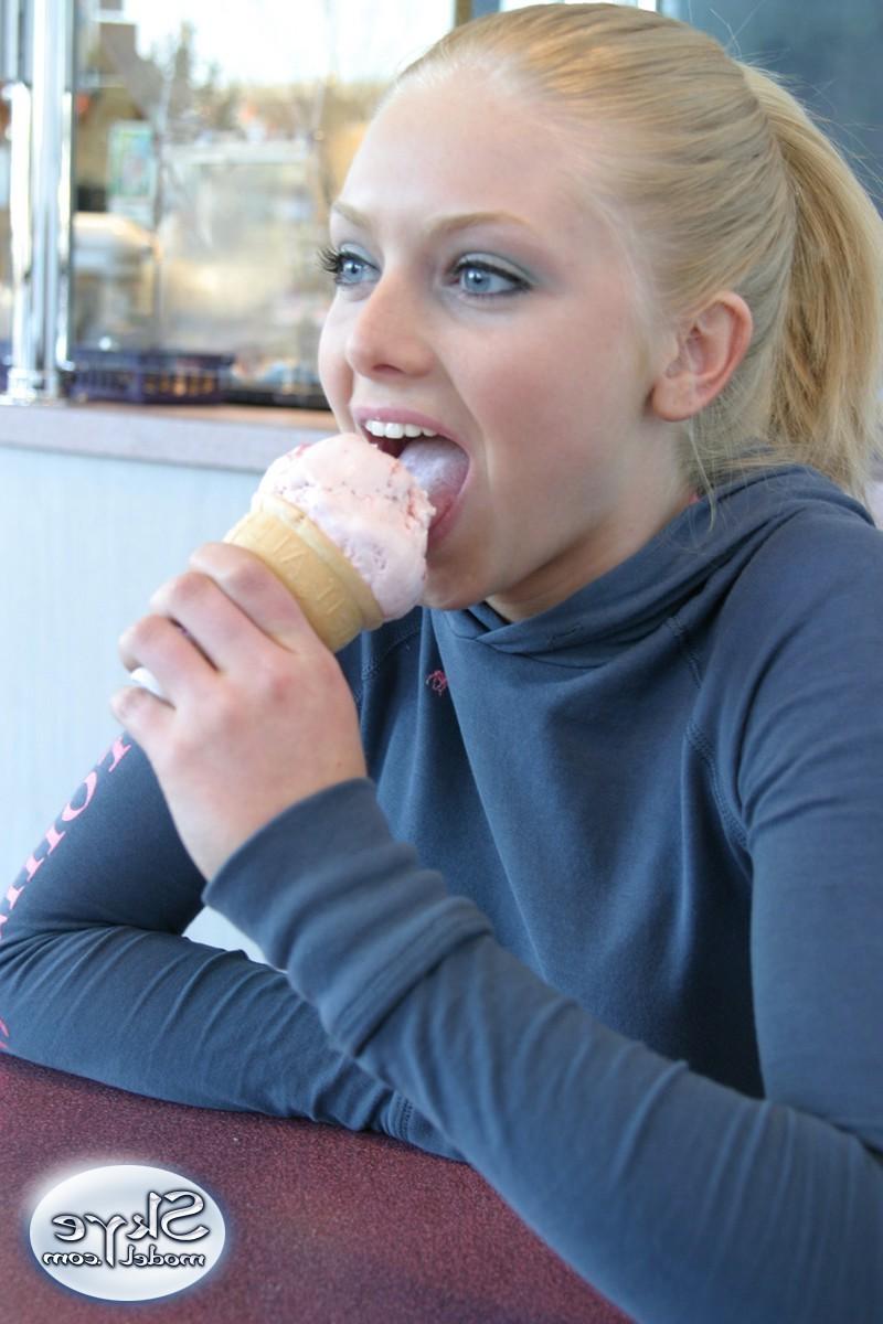 16P Blonde amateur teen licks ice cream