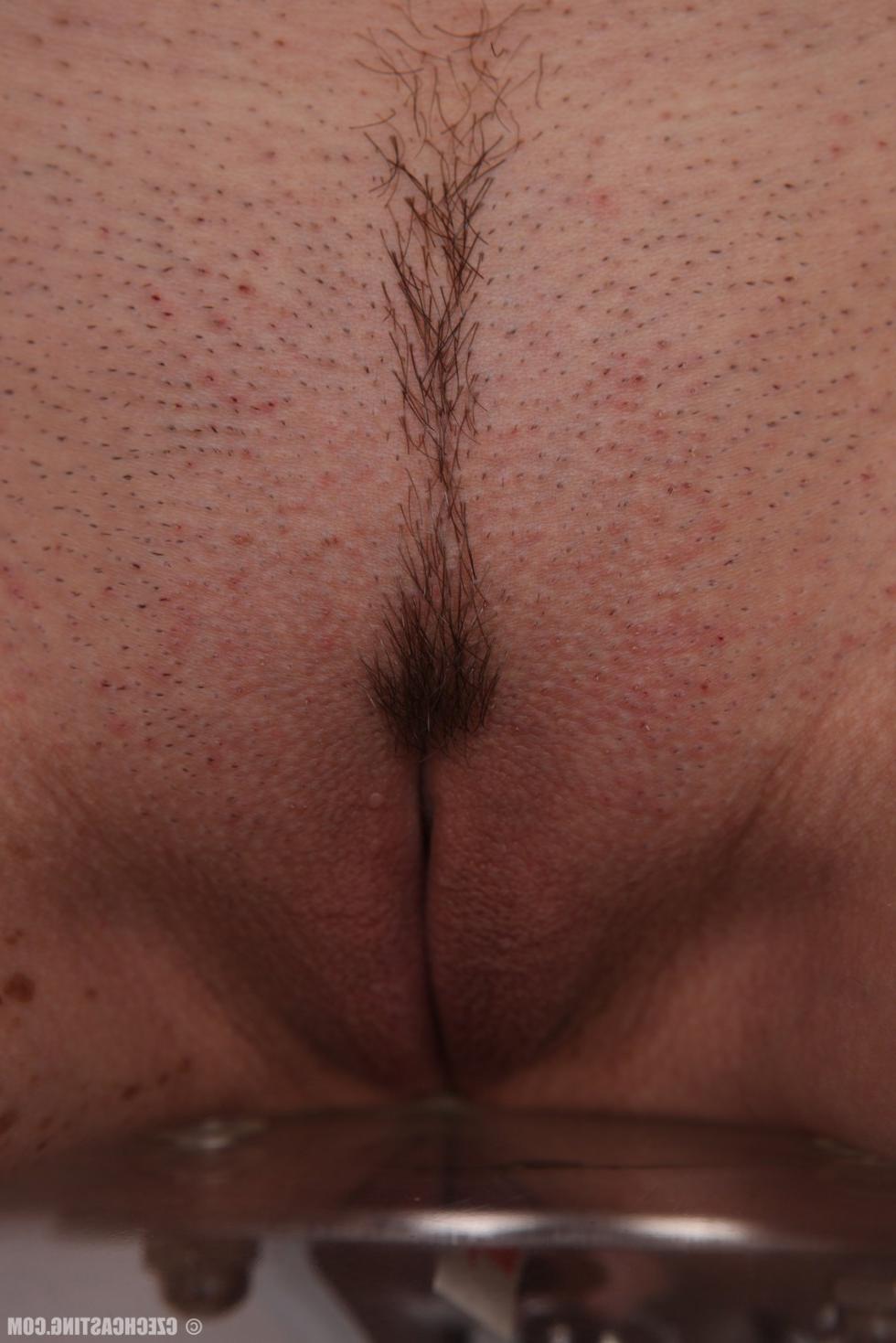 15P Natural amateur milf poses naked