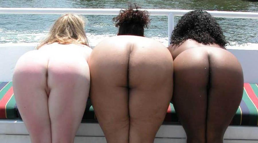 16P ebony cuties showing off their big asses