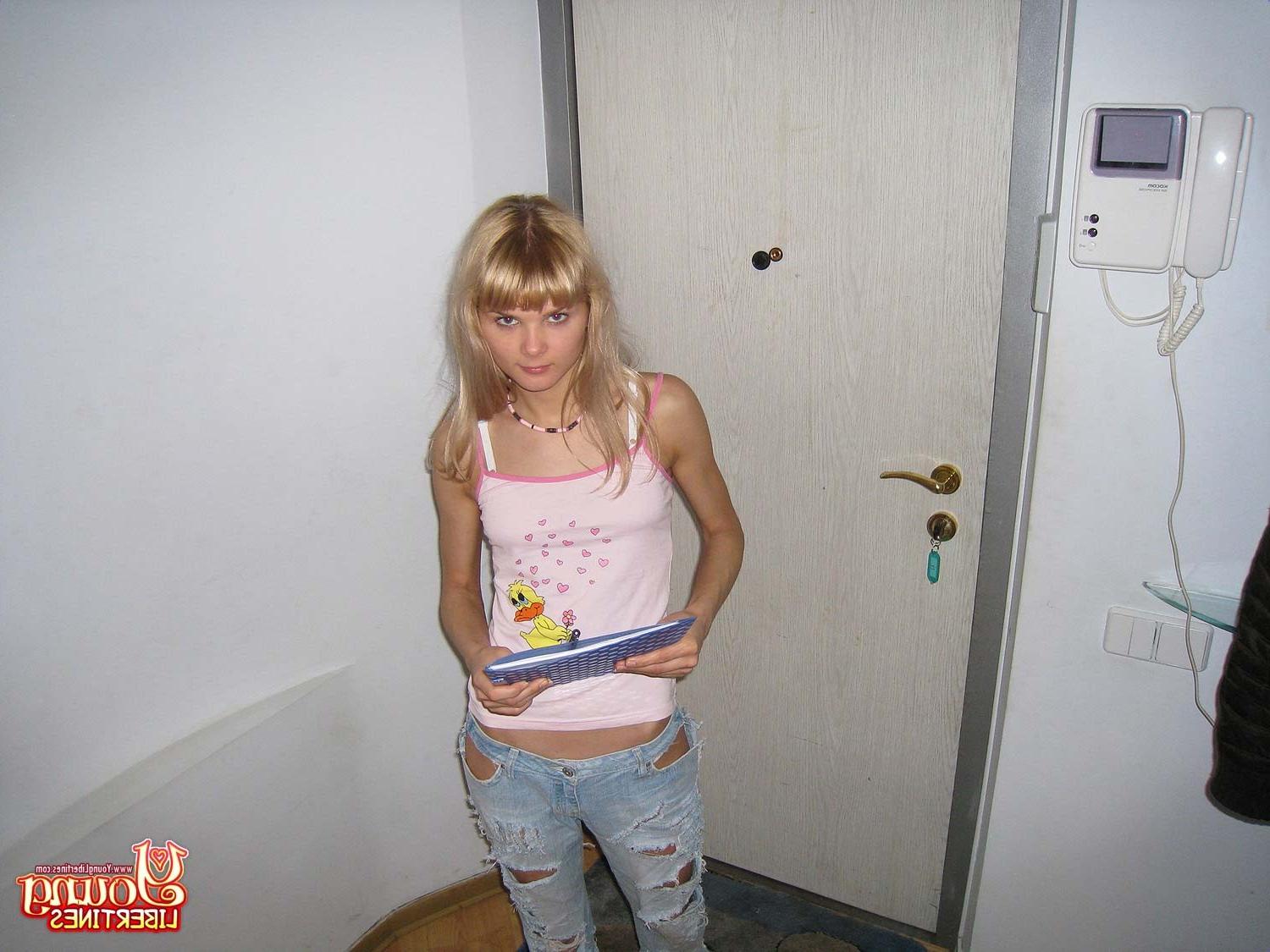 16P Skinny amateur teen girl gets hardcore sex