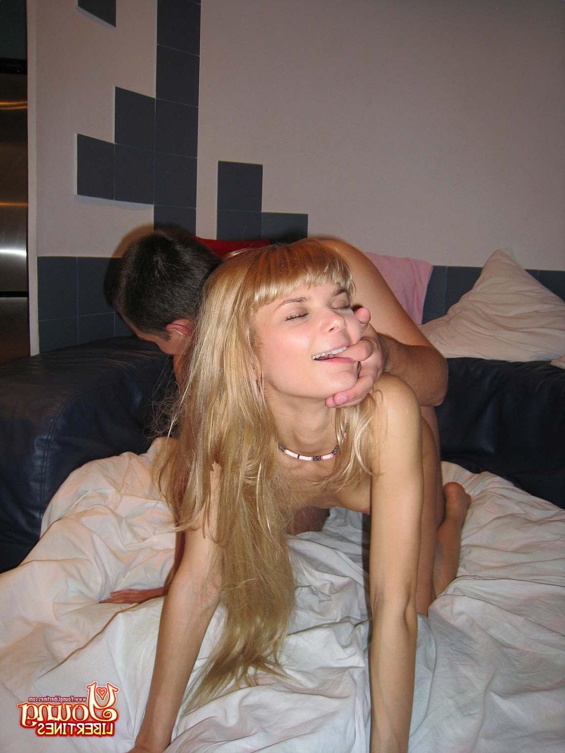 16P Skinny amateur teen girl gets hardcore sex