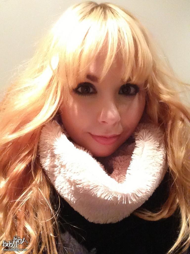 16P Cute amateur teen selfshots