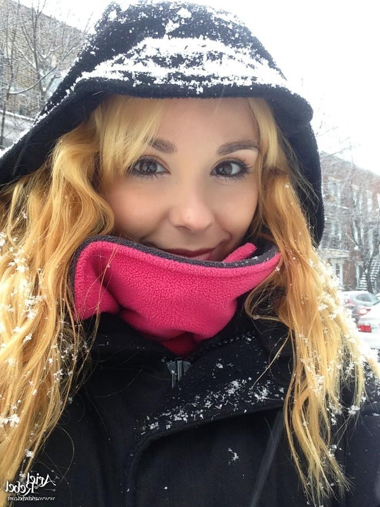 16P Cute amateur teen selfshots