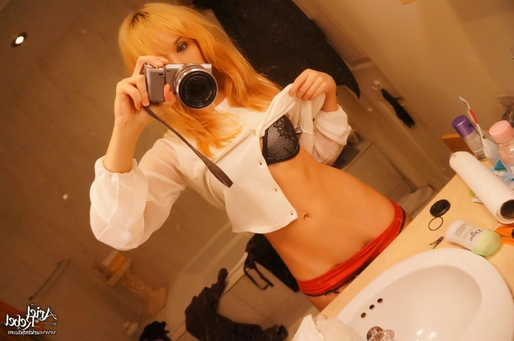 16P Cute amateur teen selfshots