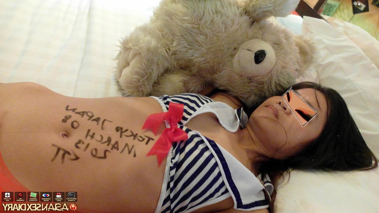 15P Shibuya slut needs cash for clothes shopping