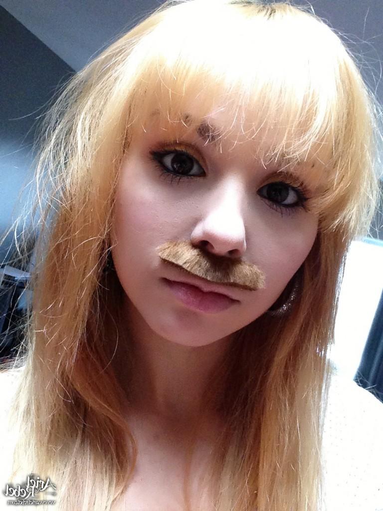 16P Cute amateur teen selfshots