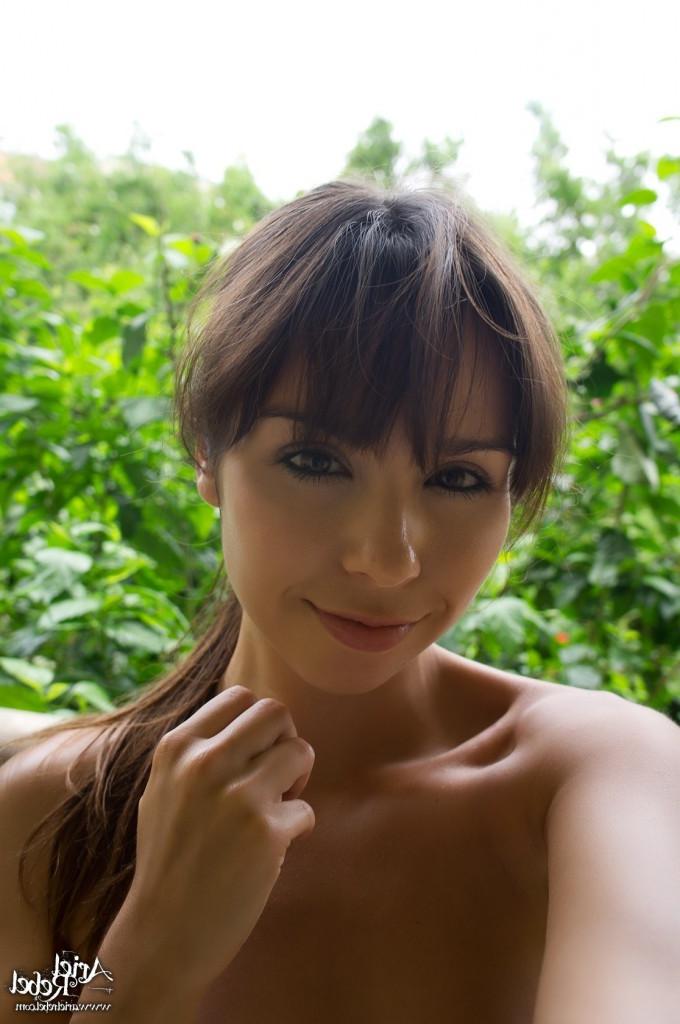 16P Cute amateur teen selfshots