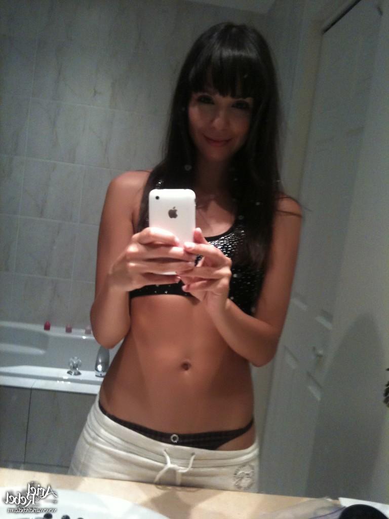 16P Cute amateur teen selfshots