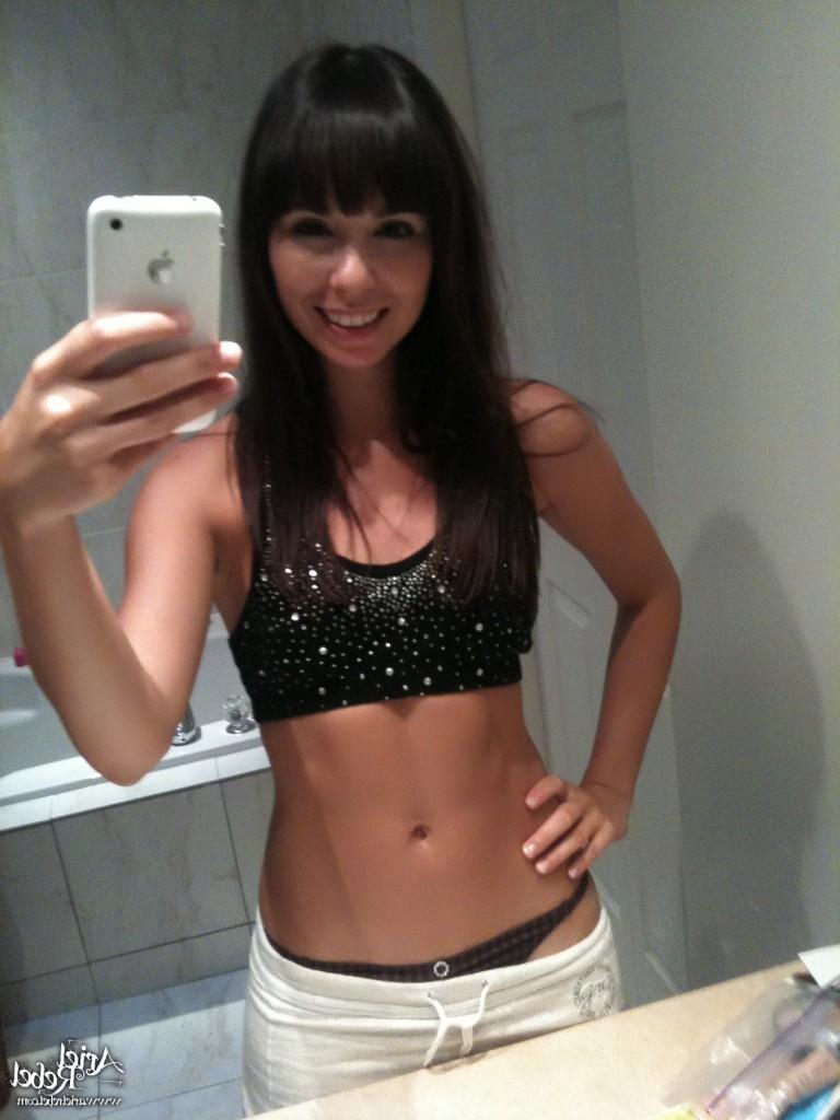 16P Cute amateur teen selfshots