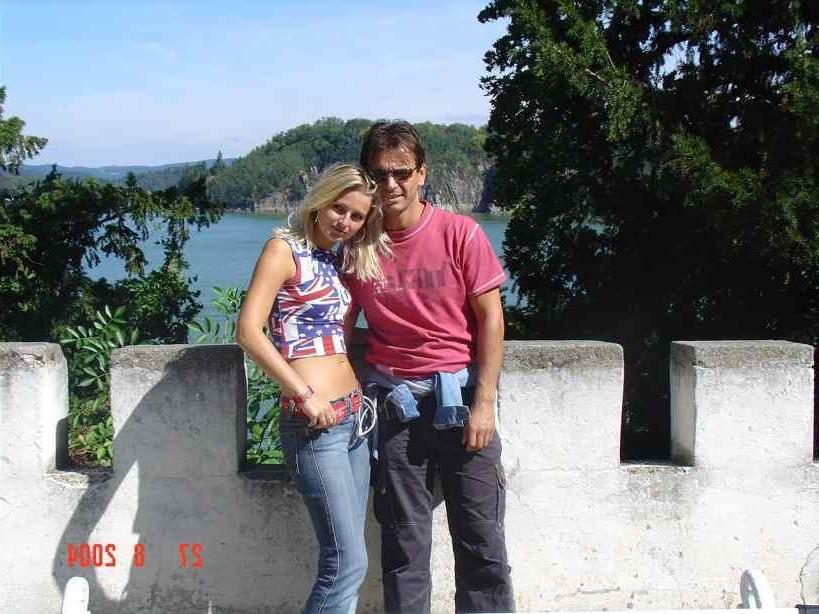 15P Amateur swinger threesome sex photos
