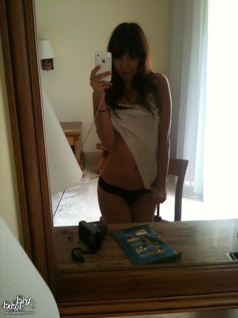 16P Cute amateur teen selfshots