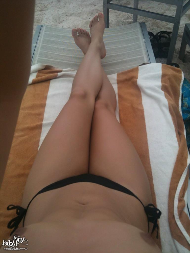 16P Cute amateur teen selfshots