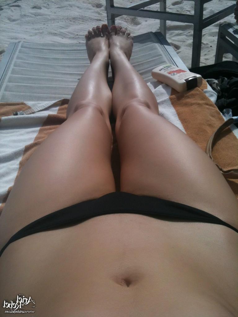 16P Cute amateur teen selfshots