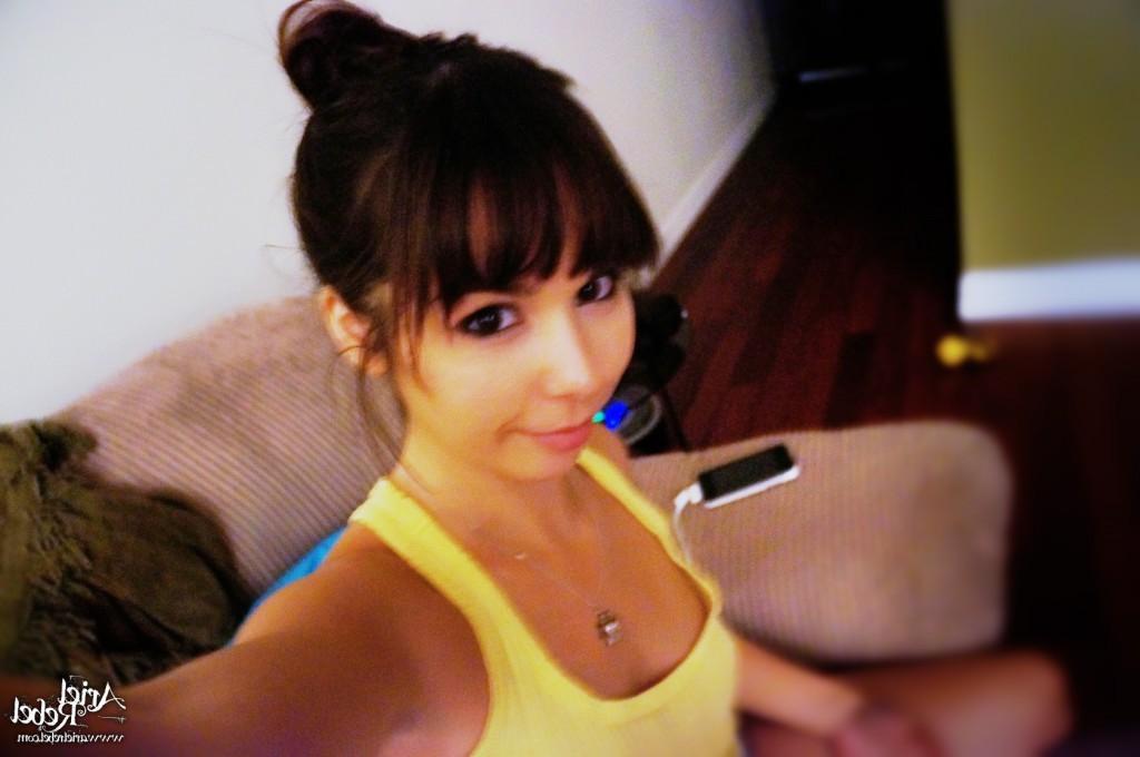 16P Cute amateur teen selfshots