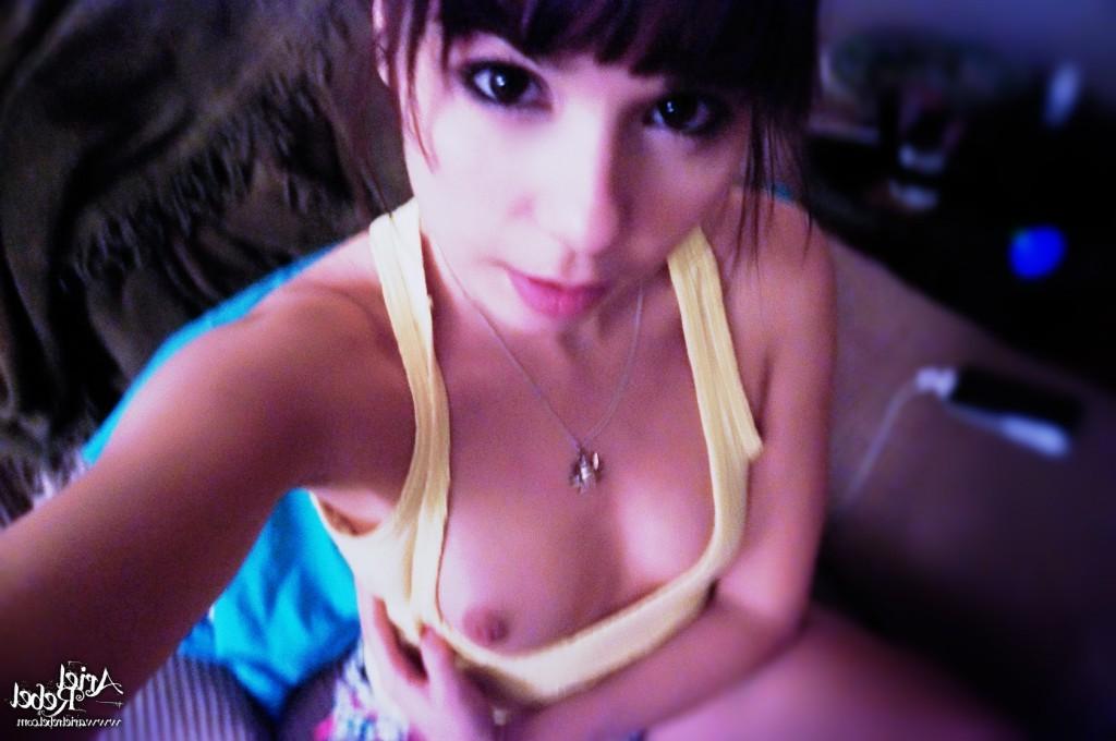 16P Cute amateur teen selfshots