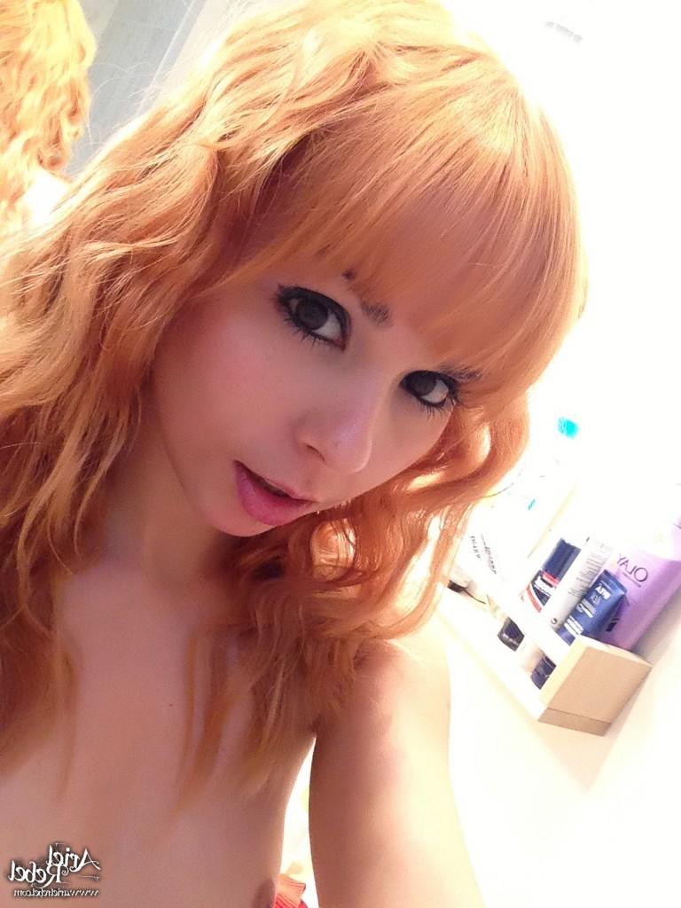 16P Cute amateur teen selfshots