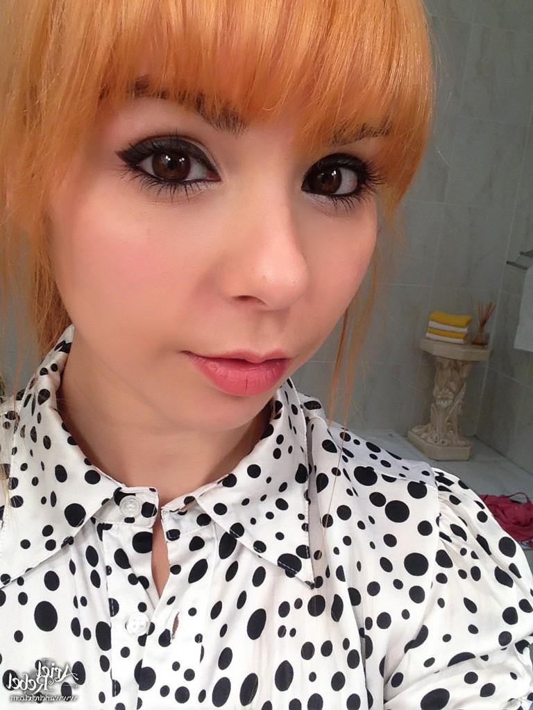 16P Cute amateur teen selfshots