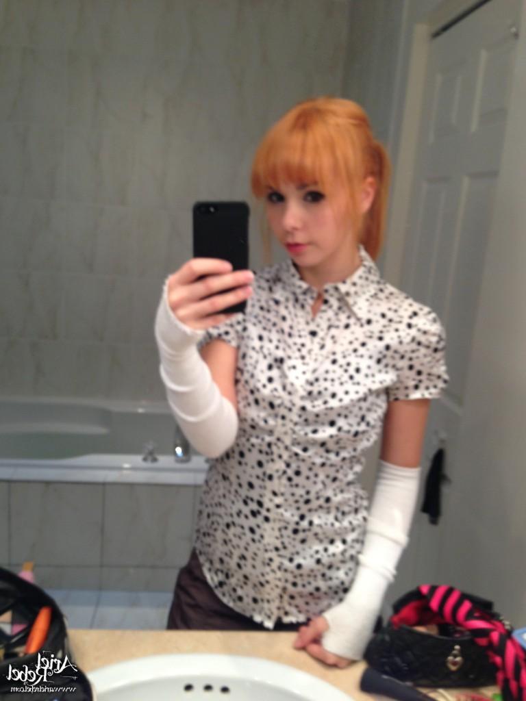 16P Cute amateur teen selfshots