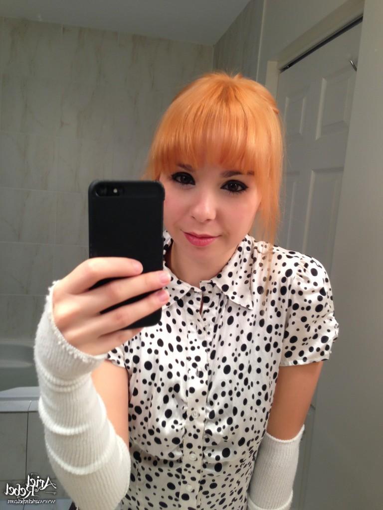 16P Cute amateur teen selfshots