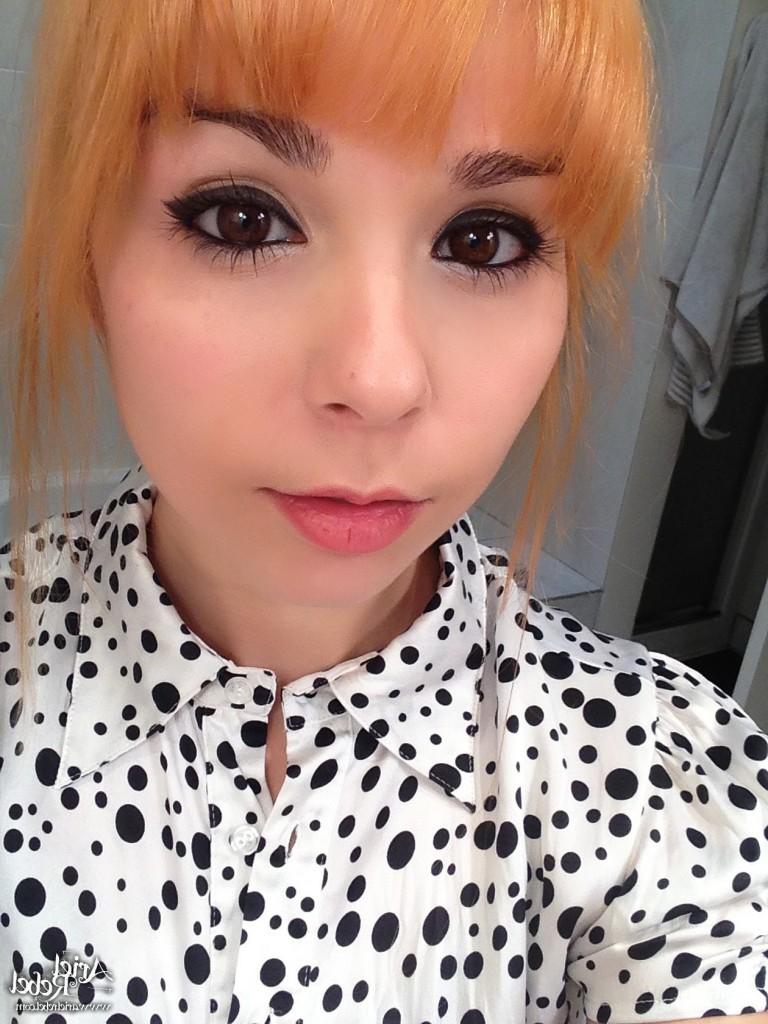 16P Cute amateur teen selfshots