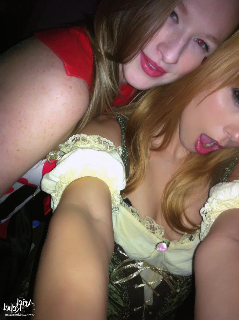 16P Cute amateur teen selfshots