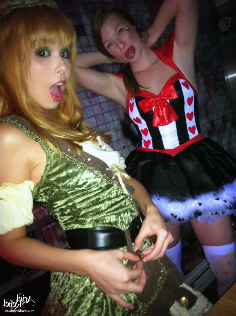16P Cute amateur teen selfshots