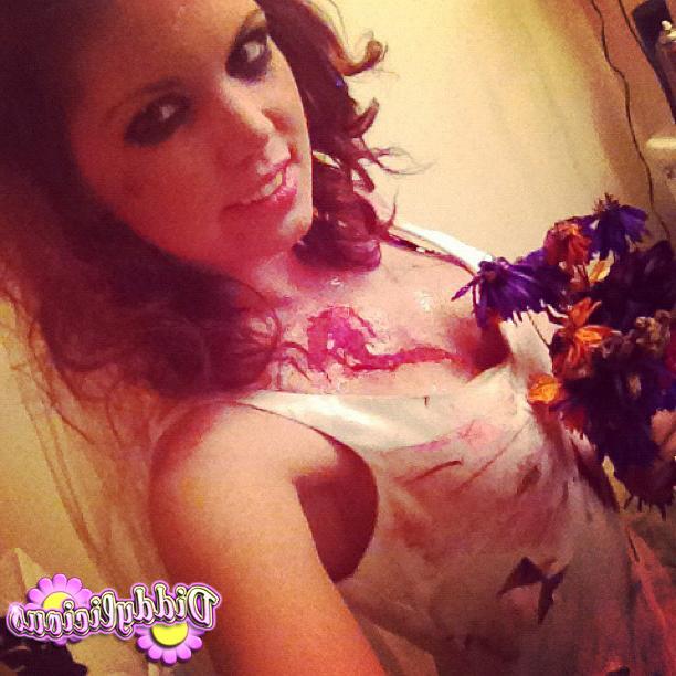 20P Cute amateur teen girl selfshots