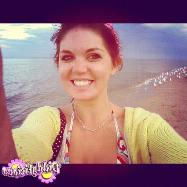 20P Cute amateur teen girl selfshots