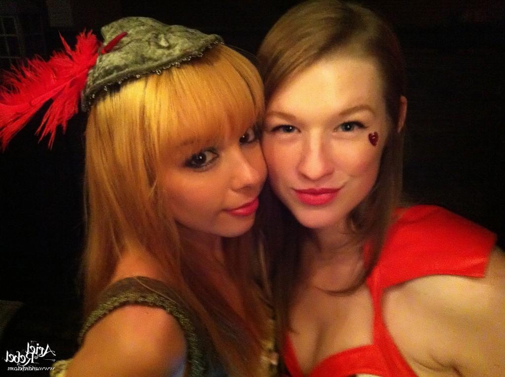 16P Cute amateur teen selfshots