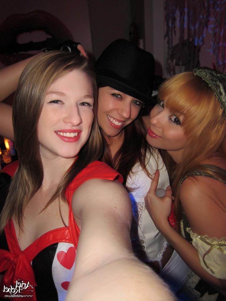 16P Cute amateur teen selfshots