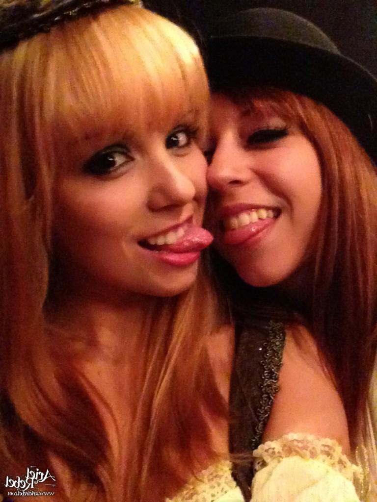 16P Cute amateur teen selfshots