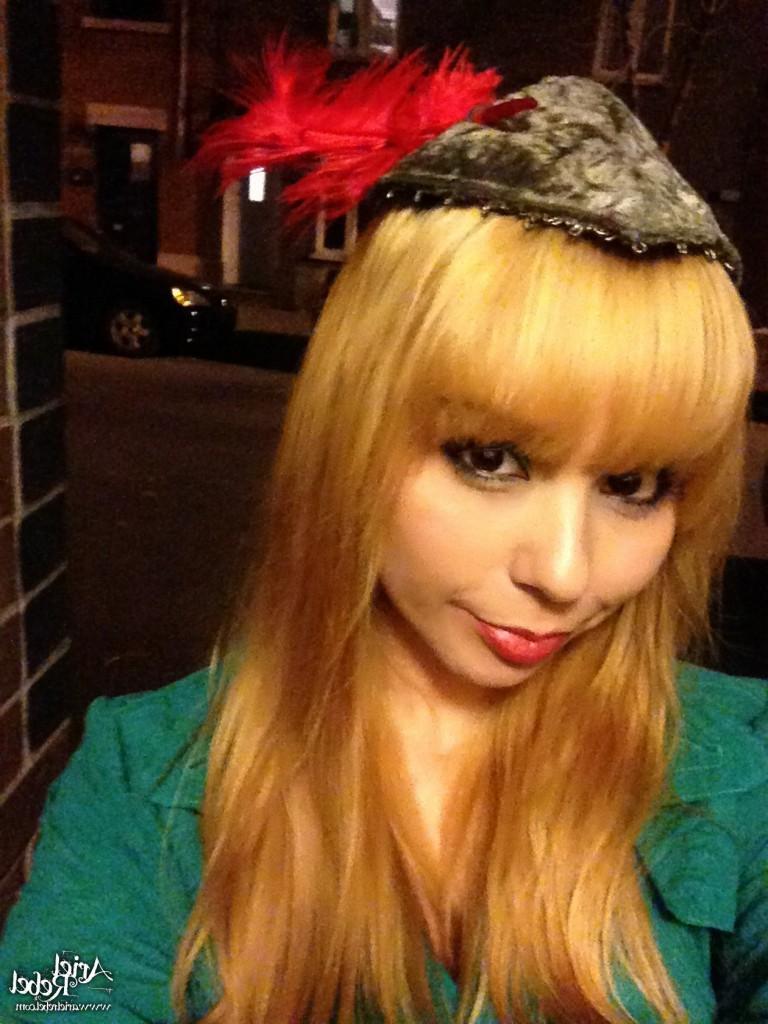 16P Cute amateur teen selfshots