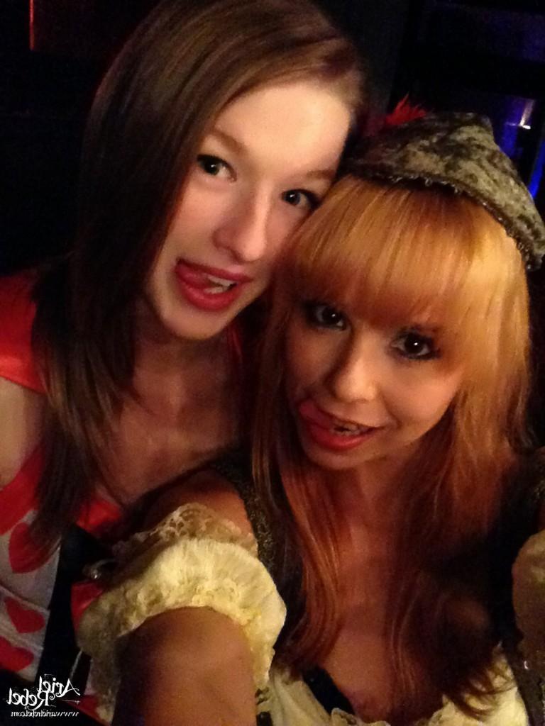 16P Cute amateur teen selfshots