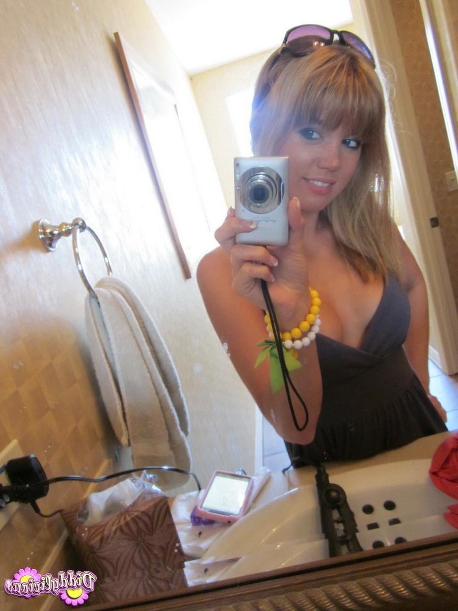20P Cute amateur teen girl teasing in mirror