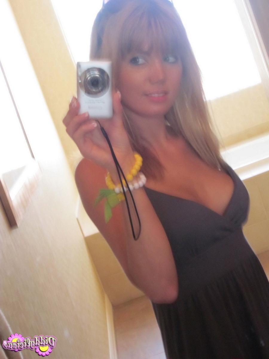 20P Cute amateur teen girl teasing in mirror