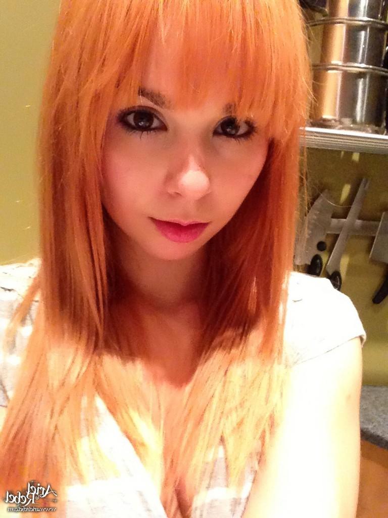 16P Cute amateur teen selfshots