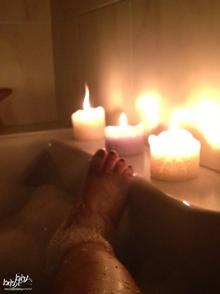 16P Cute amateur teen selfshots