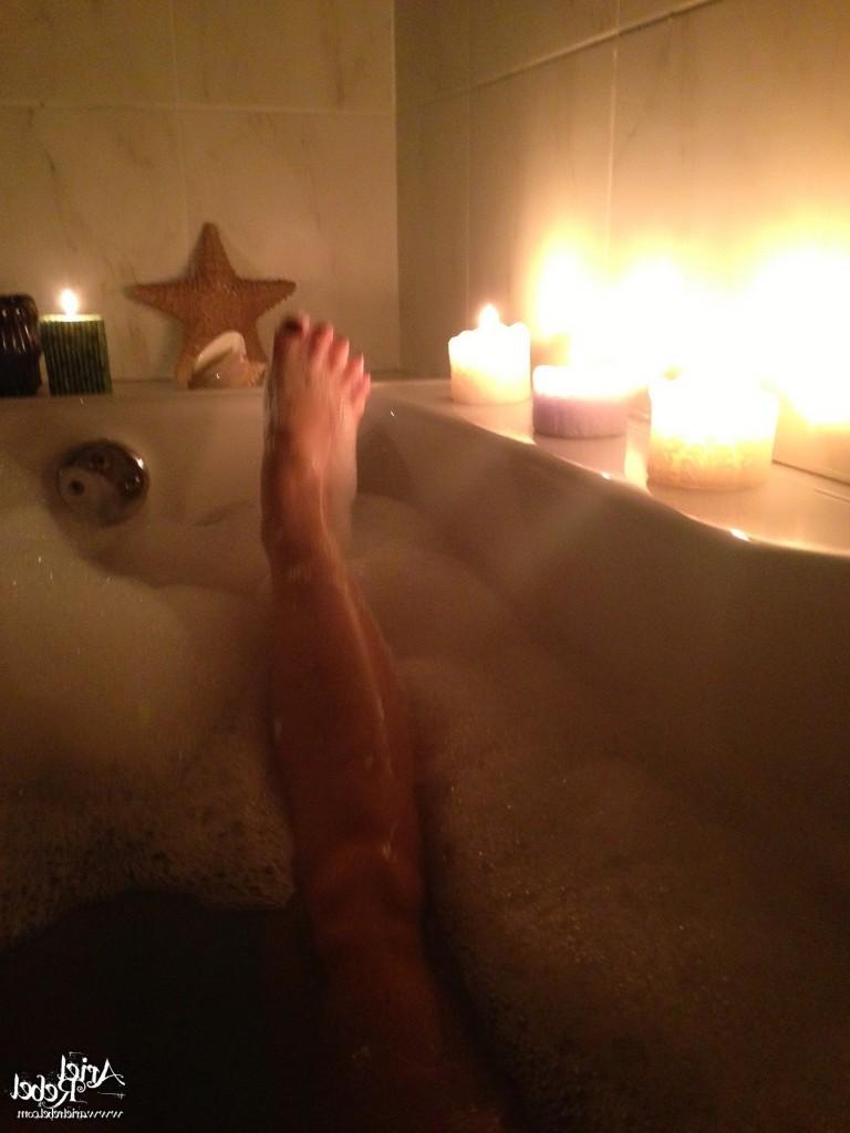 16P Cute amateur teen selfshots