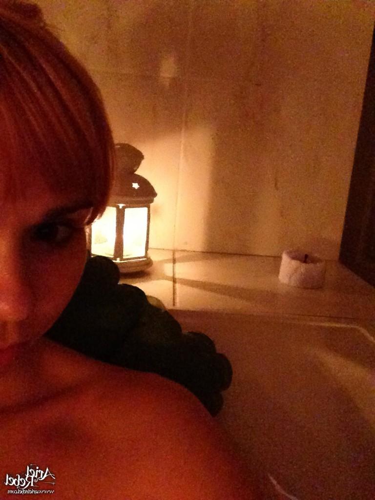 16P Cute amateur teen selfshots