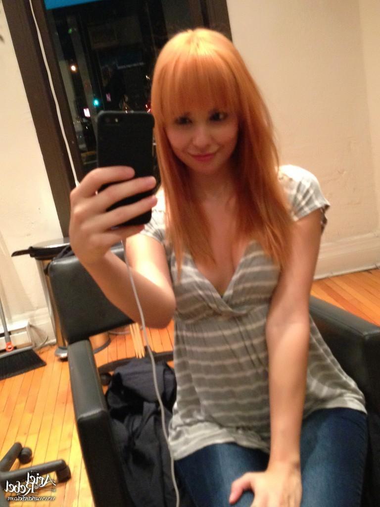 16P Cute amateur teen selfshots