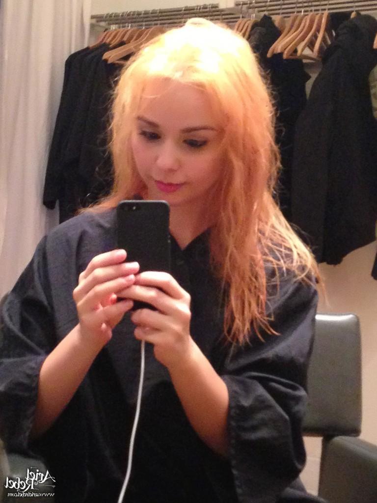 16P Cute amateur teen selfshots