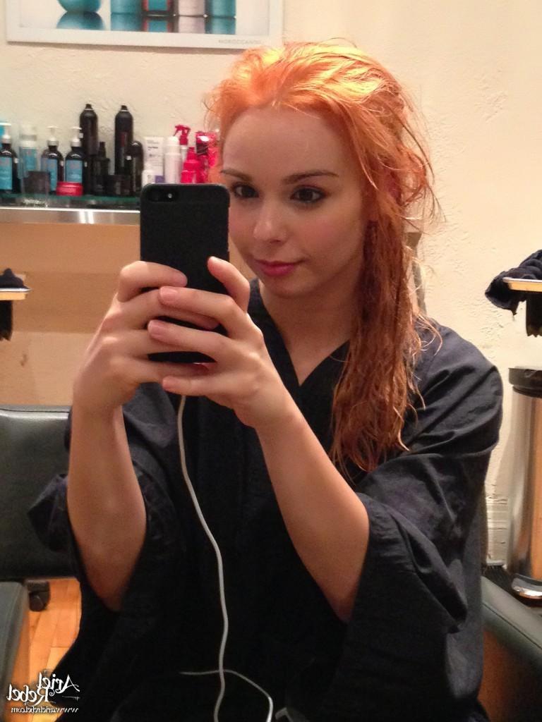 16P Cute amateur teen selfshots